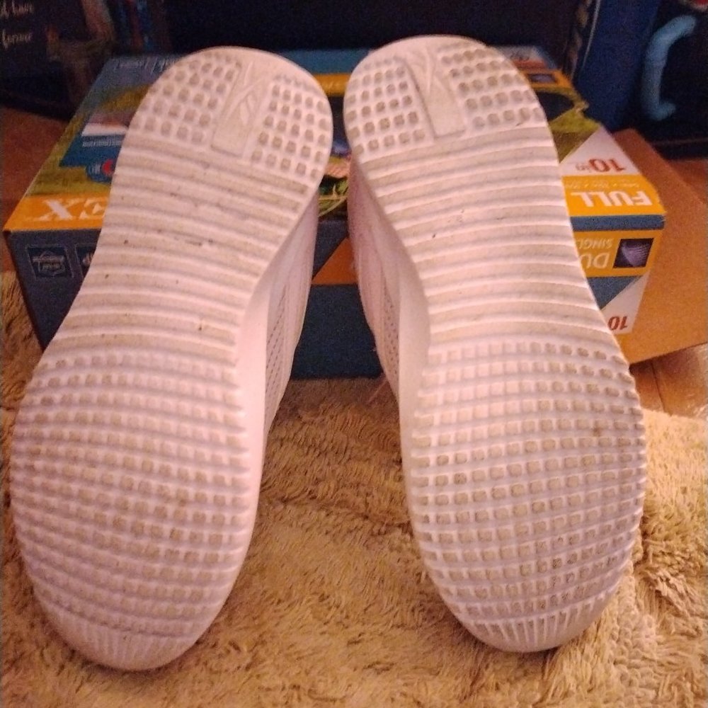 Reebok shoes - Picture 3 of 3